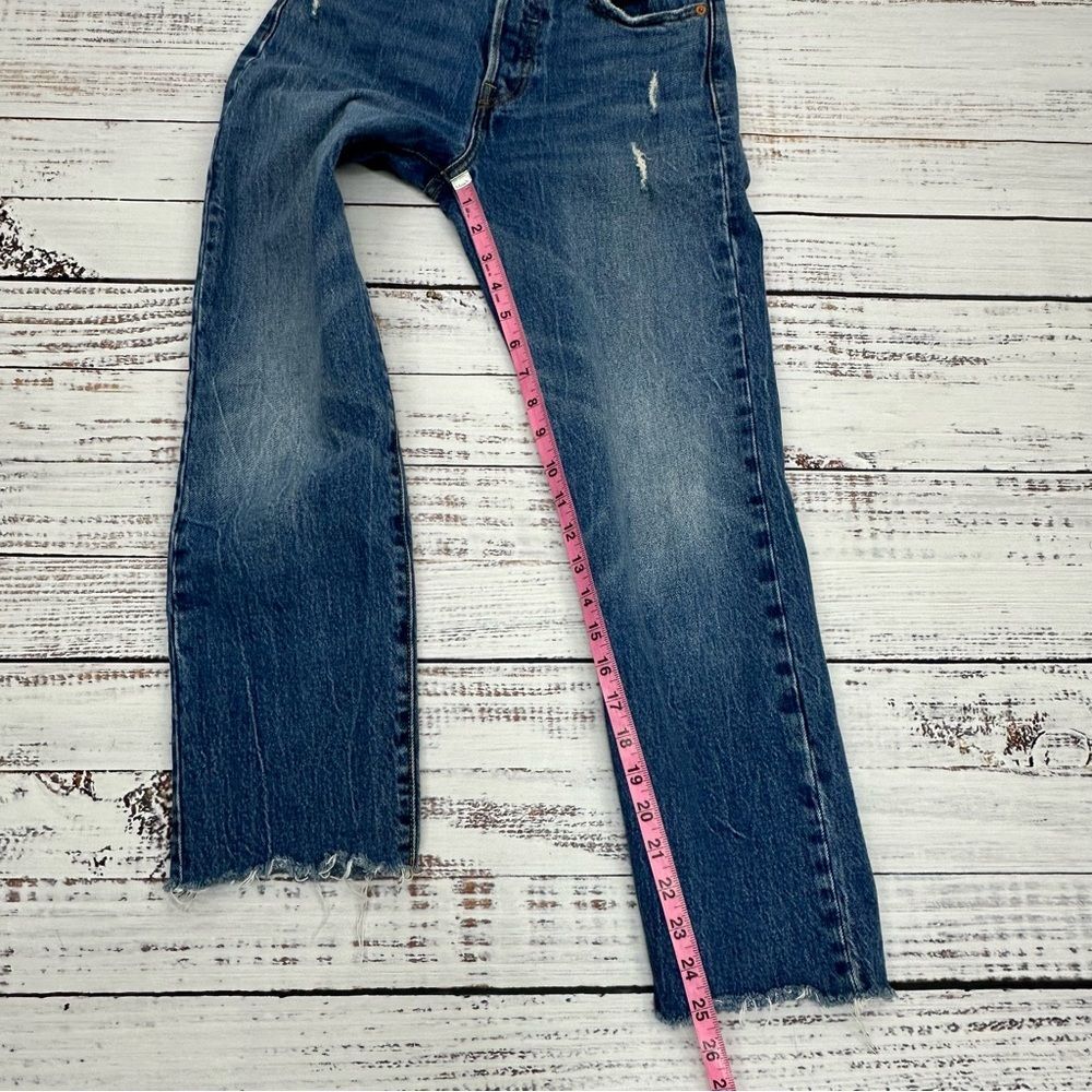 Levi's size 26 Wedgie Straight Distressed Jeans in Lasting Impression Wash - Picture 10 of 14